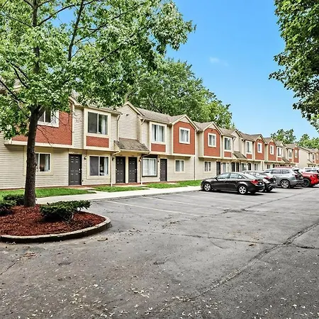 New! Comfy 1Br Upper Flat Near Downtown Roseville